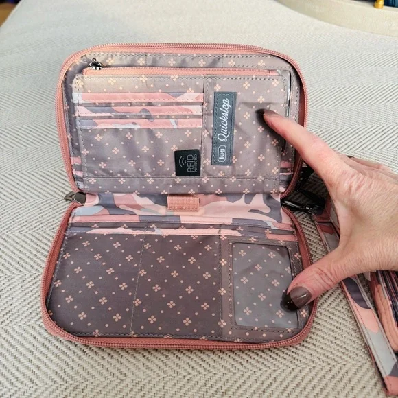 Lug Pink and Gray Camouflage Quilted Clutch - Picture 3 of 16